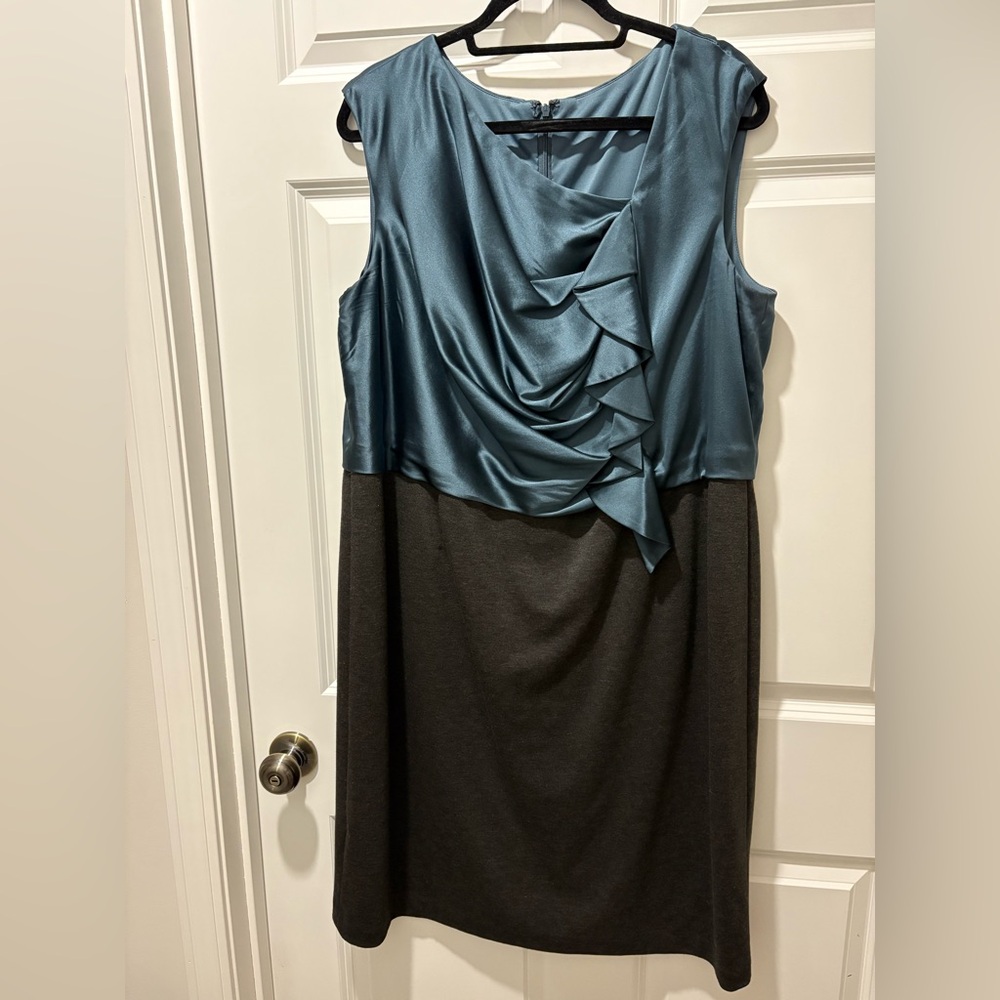 Elegant Teal and Gray Sleeveless Dress